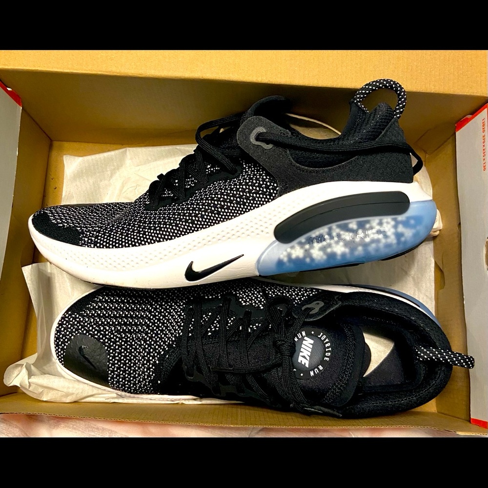 Men’s Nike Joyride Run- Oreo Style